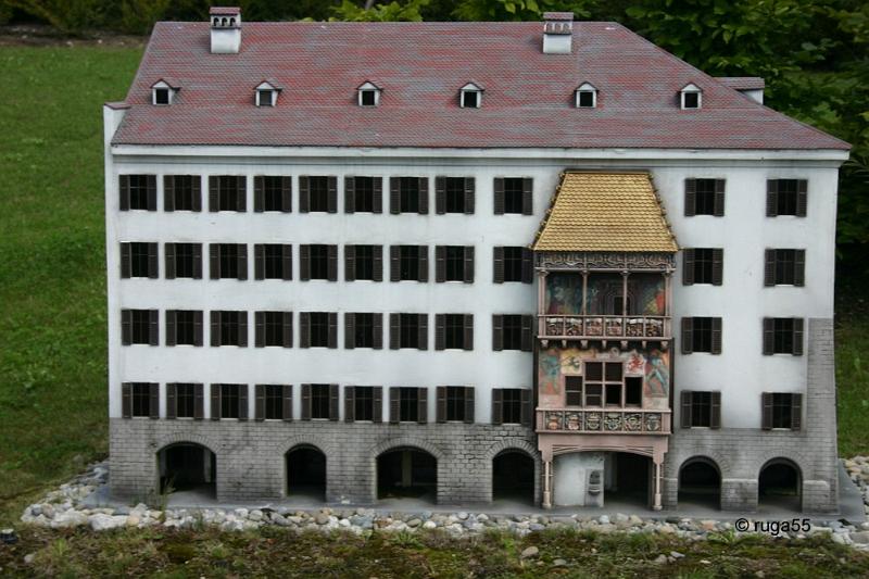 Goldene Dachel Insbruck.jpg